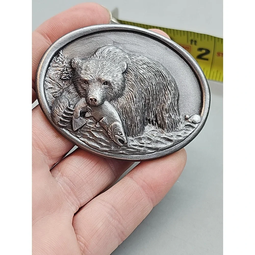 SISKIYOU 1983‎ BEAR With Fish In Mouth  BELT BUCKLE Vintage